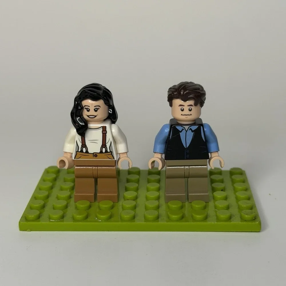 LEGO Minifigure Lot - FRIENDS + Gunther From set 21319 Lego Ideas Central Perk